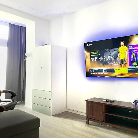 Jaybnb - Gaming Apartment Ps5 65 Zoll 4K Tv Wohnung Mit Balkon Dortmund Eksteriør bilde