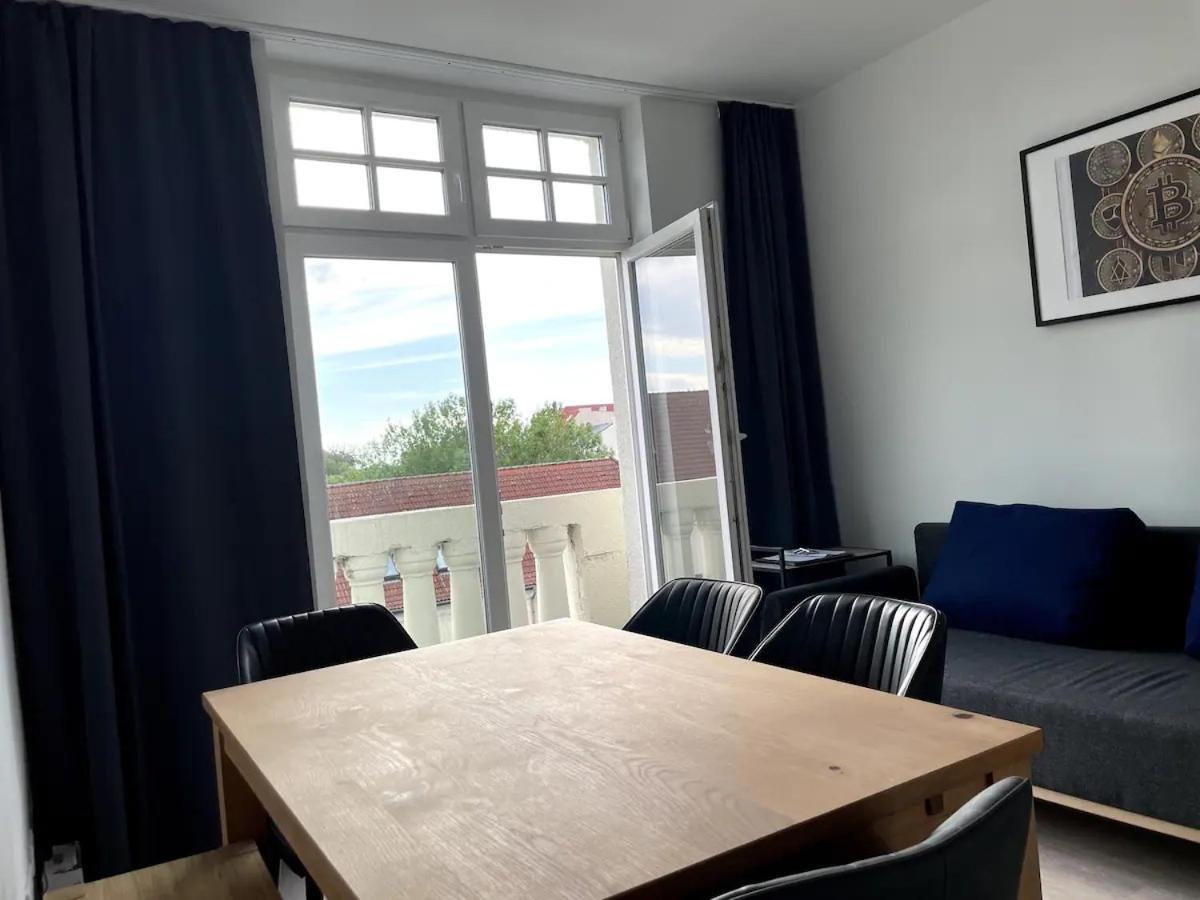 Jaybnb - Gaming Apartment Ps5 65 Zoll 4K Tv Wohnung Mit Balkon Dortmund Eksteriør bilde